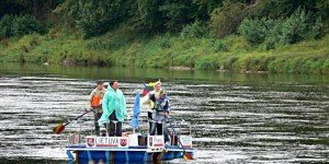 Didesnis plaustas pritaikytas vandens turistams