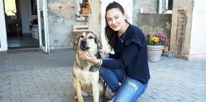Laura Jefimovaite su prieglaudoje gyvenanciu sunimi