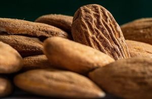 almonds-5120350_960_720