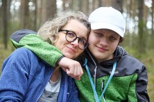 K. Radžvilaitė su sūnumi 2_Lietaus vaikų šeimų žygis_foto Vėtrė Antanavičiūtė