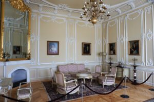 Damų_salonas_Renavo_dvare