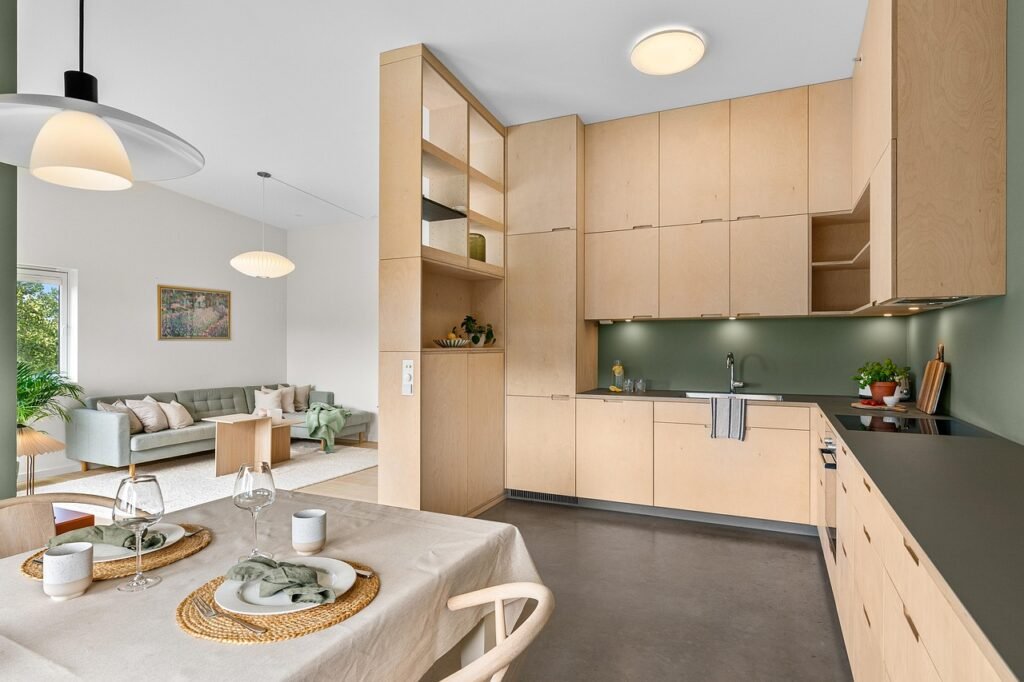 Lubiniai LED šviestuvai stilingas ir ekonomiškas apšvietimo sprendimas