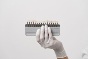 close-up-dentist-instruments