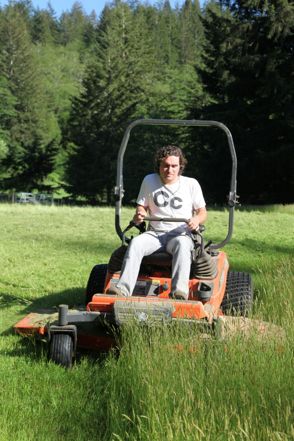 Į ką atkreipti dėmesį perkant sodo traktoriuką