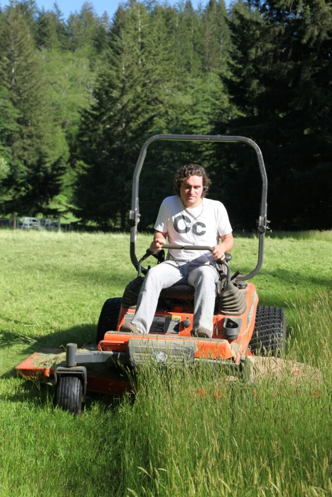 Į ką atkreipti dėmesį perkant sodo traktoriuką