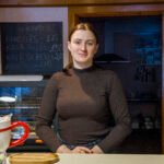 Kavinę atidariusi ukrainietė Aliona svečiams siūlo ne tik tortų, bet ir ukrainietiškų patiekalų