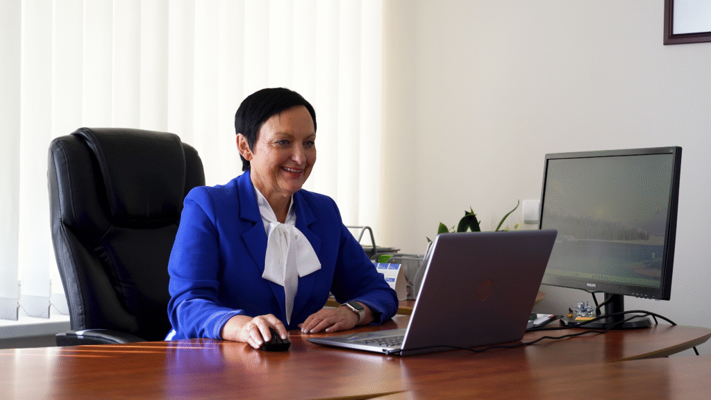 C1212.00_27_30_07.Still003