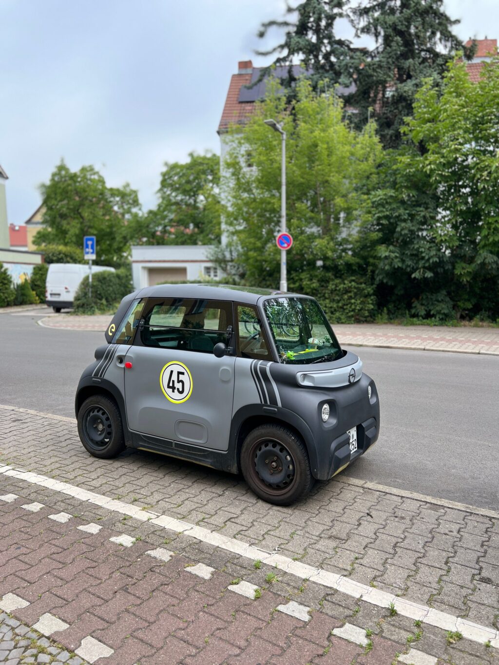 Mini automobiliai pradedantiesiems vairuotojams privalumai ir trūkumai