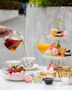 afternoon_tea_vilnius_pavlova_desertine